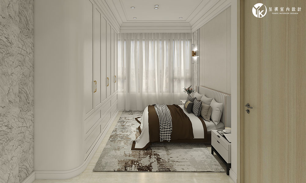 主臥室以米色與石材元素搭配對稱壁燈，打造優雅舒適的睡眠空間。